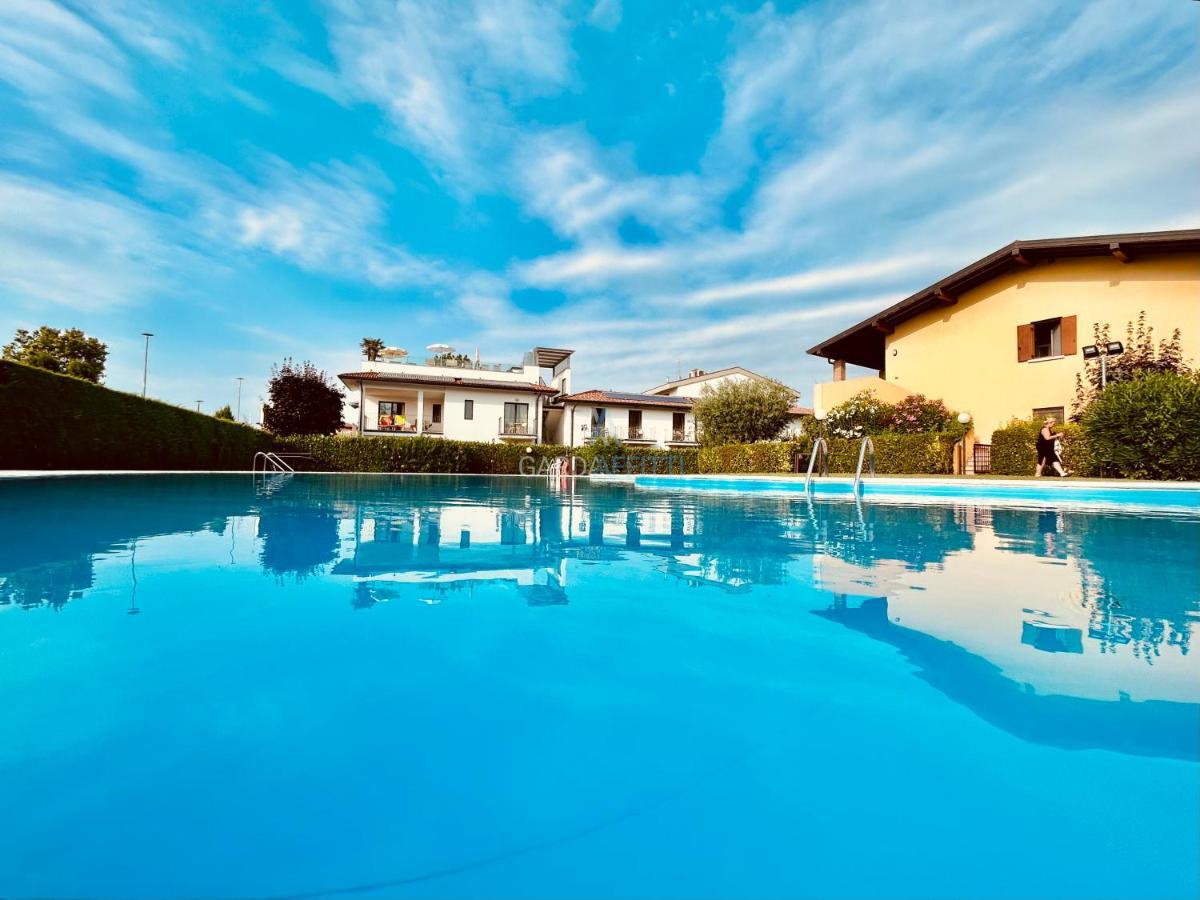 Artemide Apartment - A Soli 150M Dal Lago Di Garda シルミオーネ エクステリア 写真