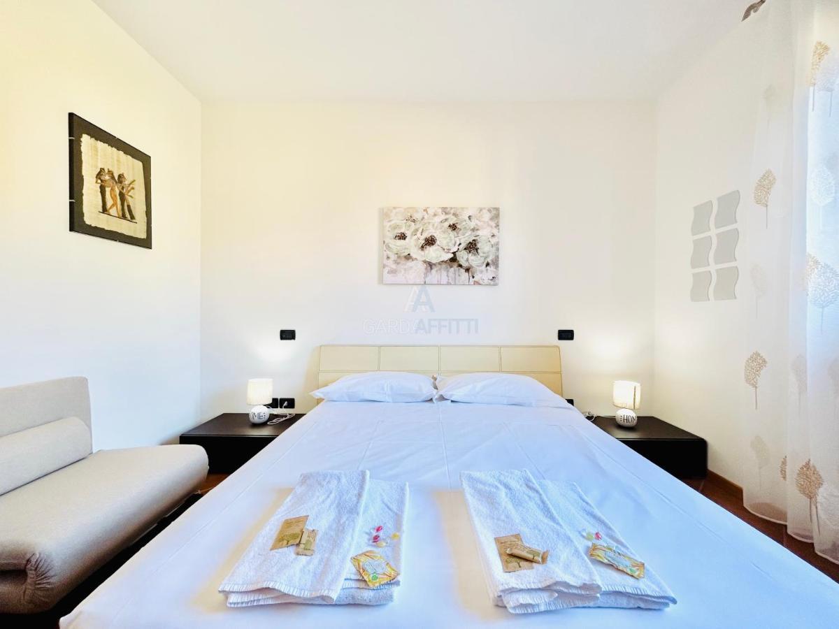Artemide Apartment - A Soli 150M Dal Lago Di Garda シルミオーネ エクステリア 写真
