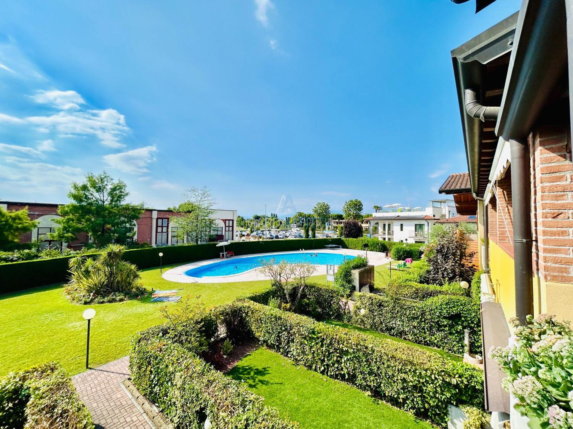 Artemide Apartment - A Soli 150M Dal Lago Di Garda シルミオーネ エクステリア 写真