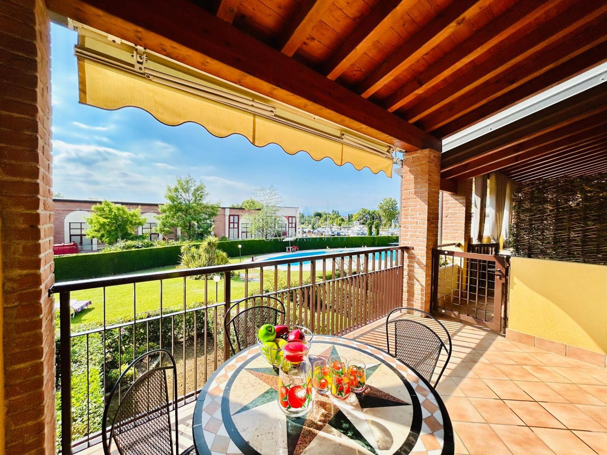 Artemide Apartment - A Soli 150M Dal Lago Di Garda シルミオーネ エクステリア 写真