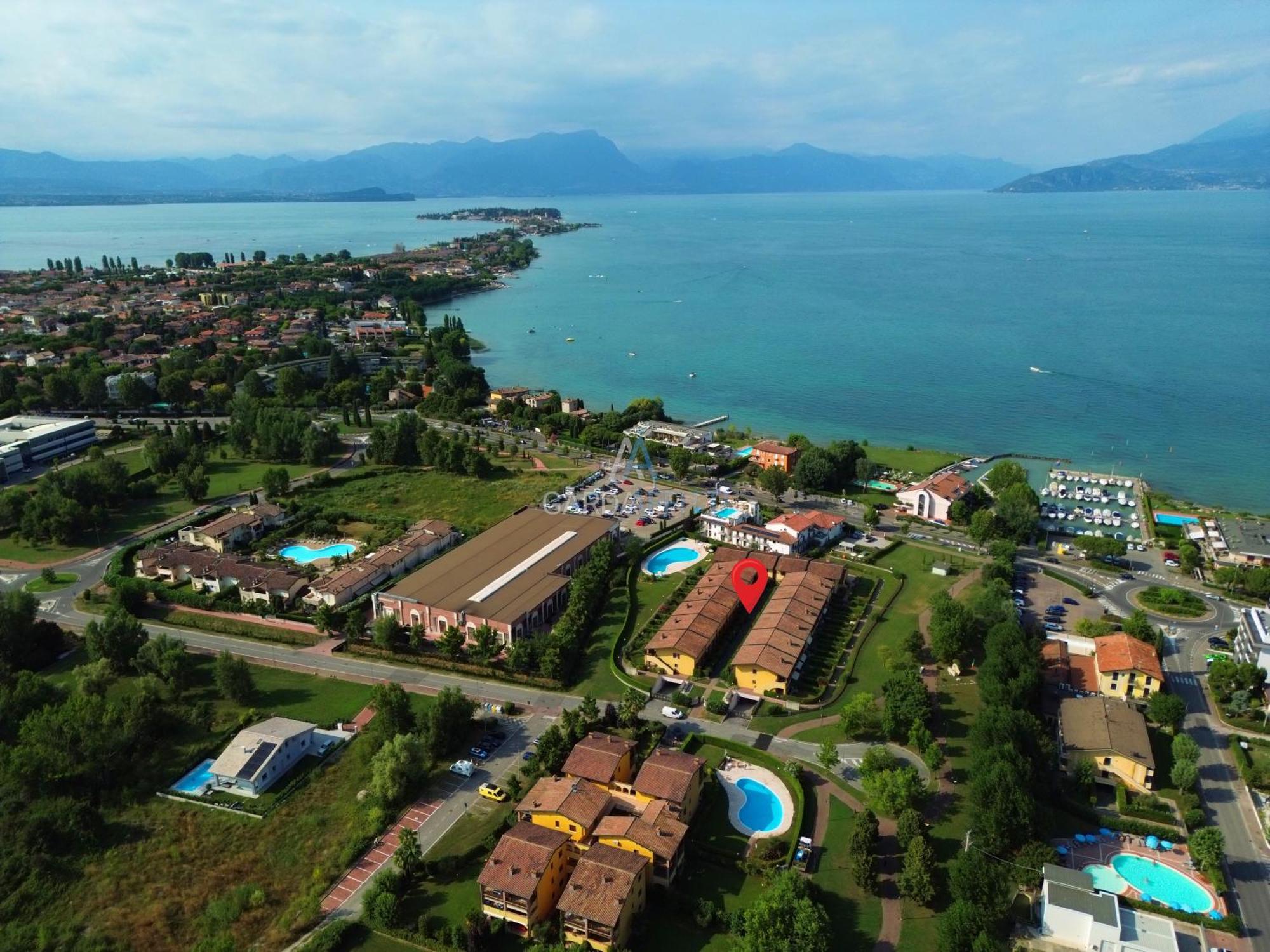 Artemide Apartment - A Soli 150M Dal Lago Di Garda シルミオーネ エクステリア 写真