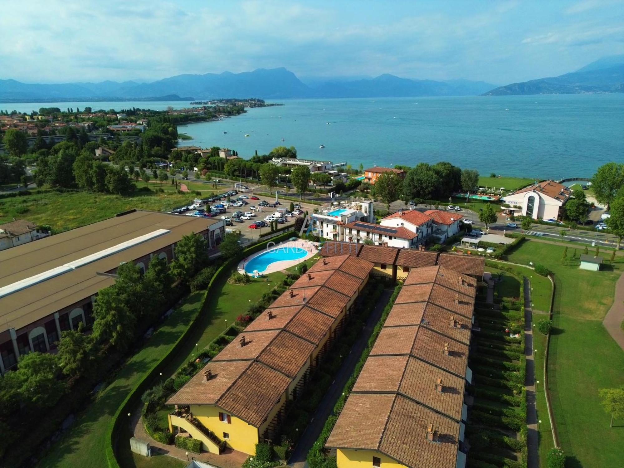 Artemide Apartment - A Soli 150M Dal Lago Di Garda シルミオーネ エクステリア 写真
